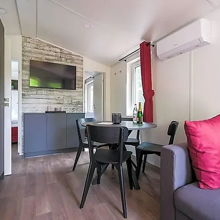 Gecko - A Beautiful Tiny House! 3*